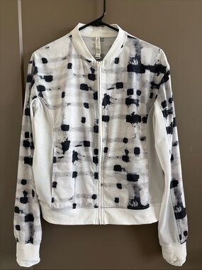Lululemon Noir Jacket II